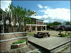 稻米原鄉館提供社區居民良好的社區展演基地。